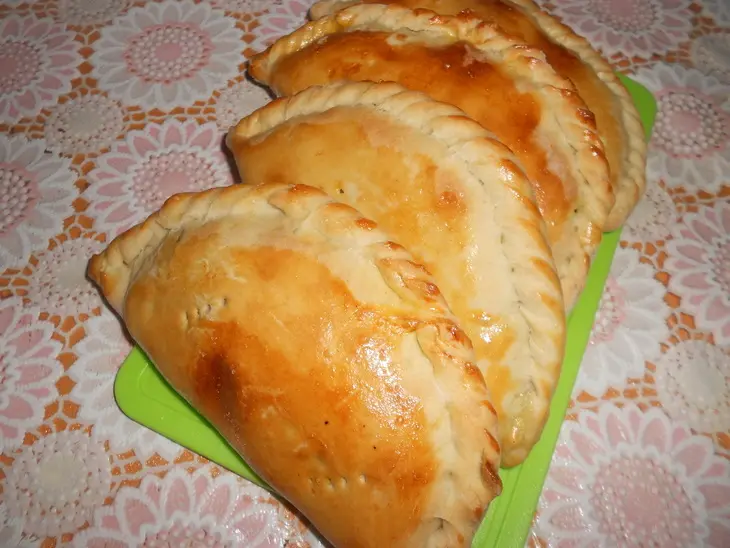 Кальцоне с цукини, оливками и моцареллой.: шаг 8