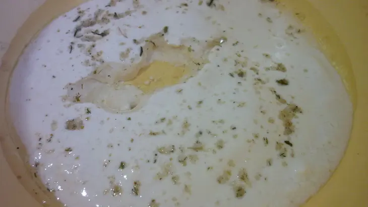 Пирожки-булочки с капустой и пышка со сметаной: шаг 1