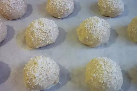 Пирожки-булочки с капустой и пышка со сметаной: шаг 4