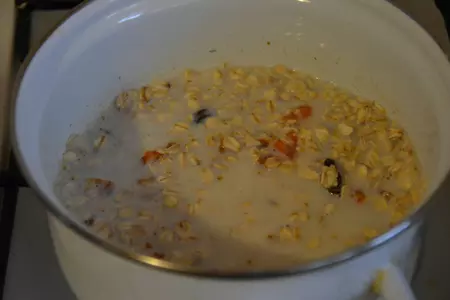 Овсяная каша с сухофруктами и орехами: шаг 3