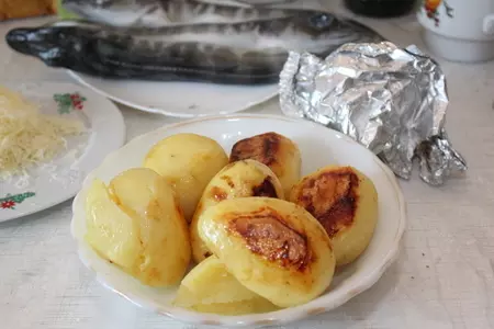 Ледяная рыба на печёном картофеле: шаг 2