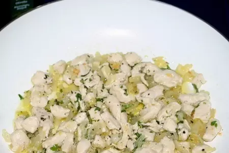 "гнездышки" из спагетти с курицей,помидорами и оливками: шаг 7