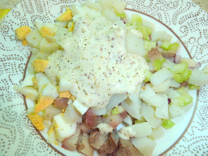 Картофельный салат с сельдью в ржаном хлебе: шаг 4