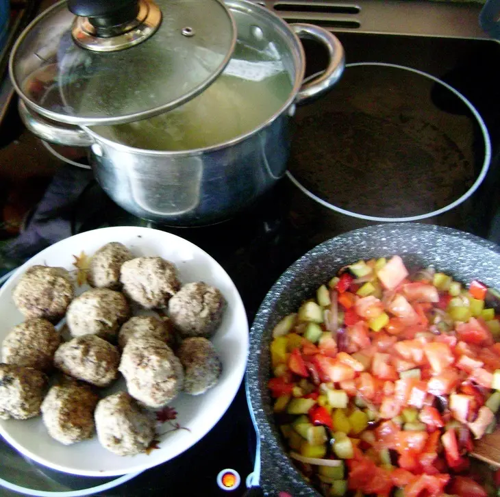 Сабджи из баклажанов с мясными шариками и рисом индика браун от «мистраль» за 30 минут.: шаг 3