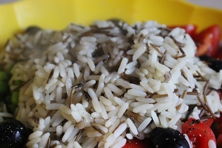 Теплый салат из риса "актавика mix" и копченой рыбы за 30 минут: шаг 13