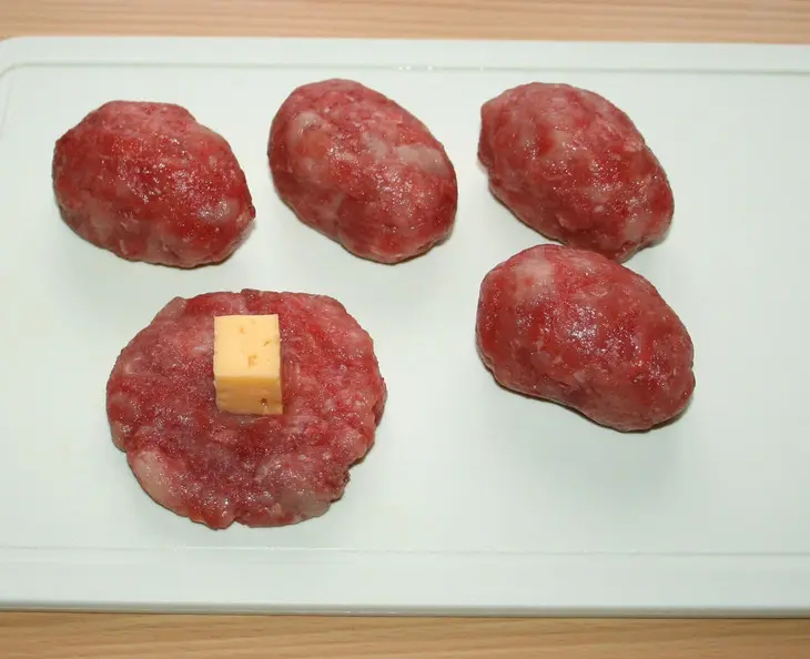 Мясные мини-зразы с сырной начинкой с рисом басмати mix  и овощами "птичье гнездо" за 20 минут: шаг 2