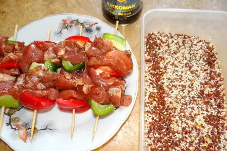 Мясная закуска на шпажках с кунжутом: шаг 4