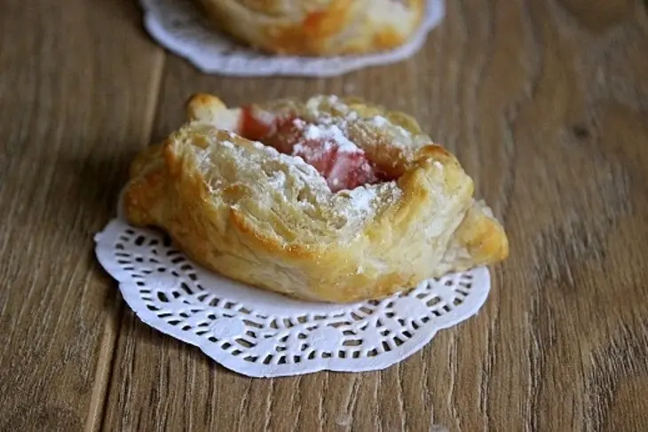 Слойки с яблоками и брусникой в мультипечи: шаг 6