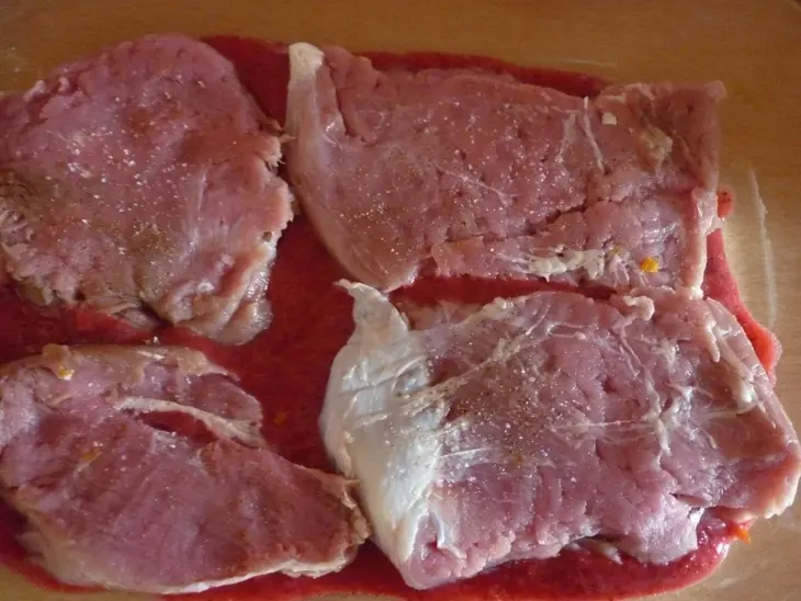 Мясо, запечённое в бруснично-апельсином соусе: шаг 4