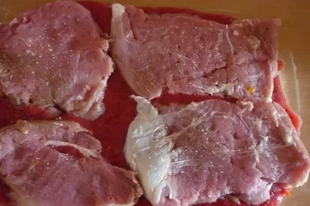 Мясо, запечённое в бруснично-апельсином соусе: шаг 4
