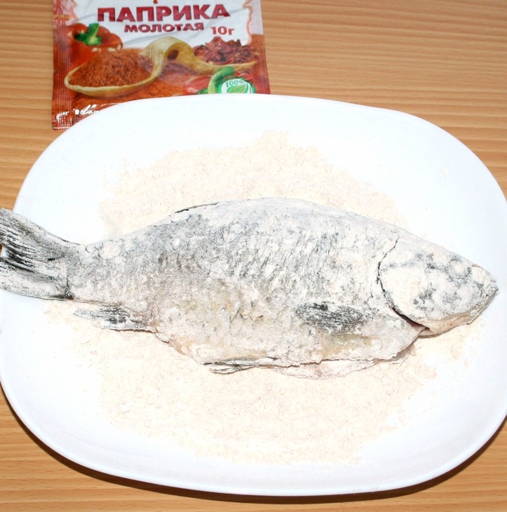 Жареные караси с гарниром из риса янтарь, овощей и грибов "золотая рыбка" за 30 минут: шаг 3