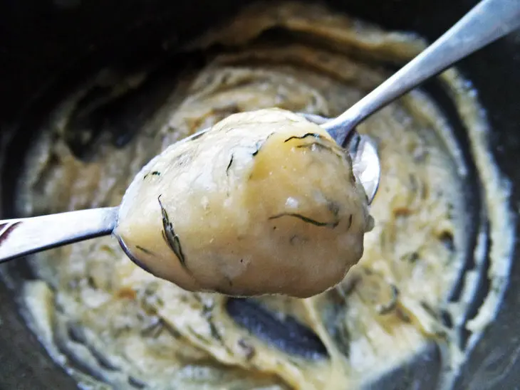 Куриный бульон с заварными клёцками: шаг 6