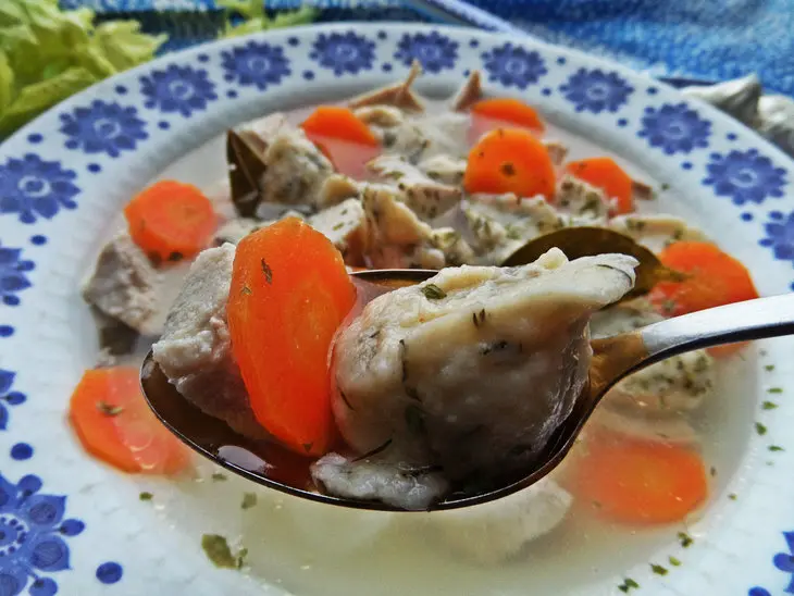 Куриный бульон с заварными клёцками: шаг 9