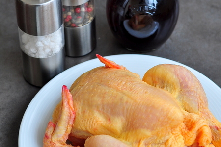 Цыпленок coquelet фаршированный чоризо, фасолью и каперсами, и фуа гра с ягодным соусом: шаг 2