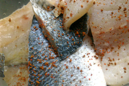 Рыба сибас, рис басмати микс на подушке из сливочного порея и салат из кабачка: шаг 3
