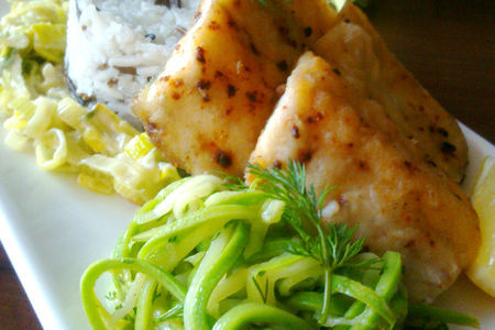 Рыба сибас, рис басмати микс на подушке из сливочного порея и салат из кабачка: шаг 8