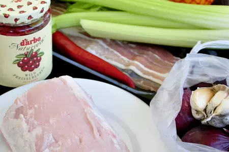 Медальоны из свинины с красным луком и апельсином: шаг 1