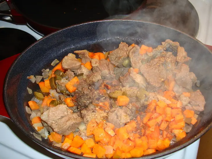 Рагу из картошки с мясом: шаг 9