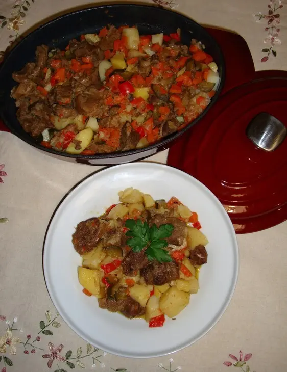 Рагу из картошки с мясом: шаг 16