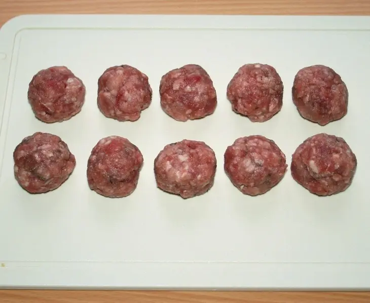 Мясные фрикадельки с овощами и грибами с разноцветным рисом за 25 минут: шаг 3