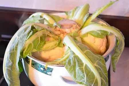 Нежная курица с цветной капустой под соусом «бешамель» и гаудой.: шаг 2