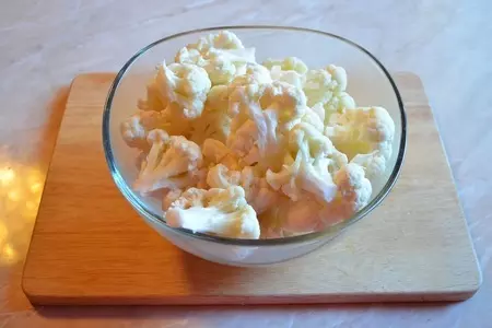 Нежная курица с цветной капустой под соусом «бешамель» и гаудой.: шаг 3