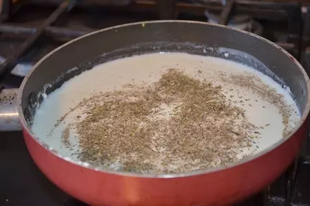 Нежная курица с цветной капустой под соусом «бешамель» и гаудой.: шаг 4