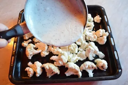 Нежная курица с цветной капустой под соусом «бешамель» и гаудой.: шаг 5