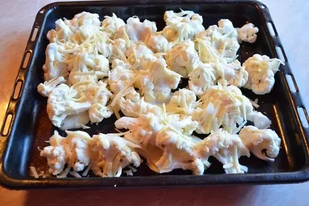 Нежная курица с цветной капустой под соусом «бешамель» и гаудой.: шаг 6