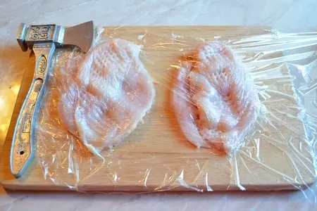 Нежная курица с цветной капустой под соусом «бешамель» и гаудой.: шаг 8