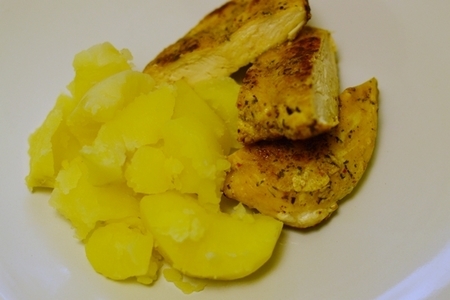 Куриное филе с картофелем на пару и шалфейным маслом.: шаг 5