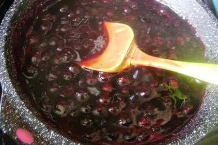 Пай шоколадный с черникой и штрейзельной крошкой.: шаг 2