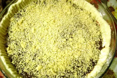 Пай шоколадный с черникой и штрейзельной крошкой.: шаг 4