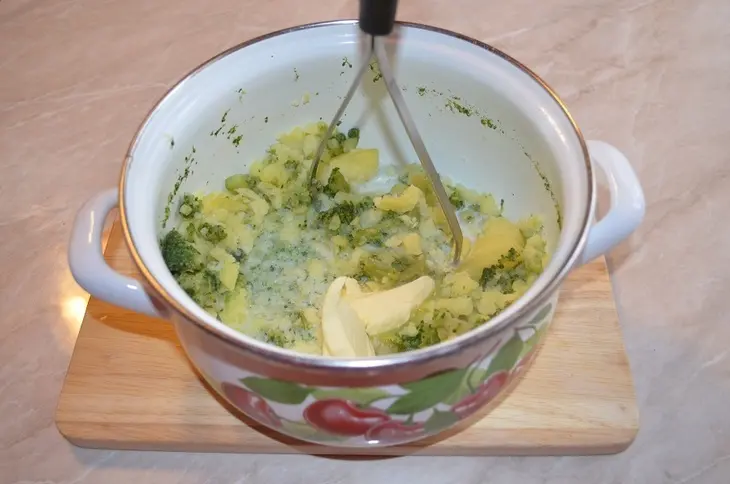 Нежная курочка с пюре брокколи-картофель: шаг 2