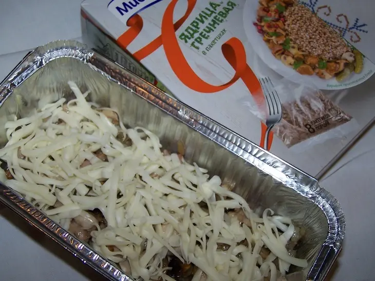 Запеканка из гречки с курицей и грибами за 30 минут: шаг 4