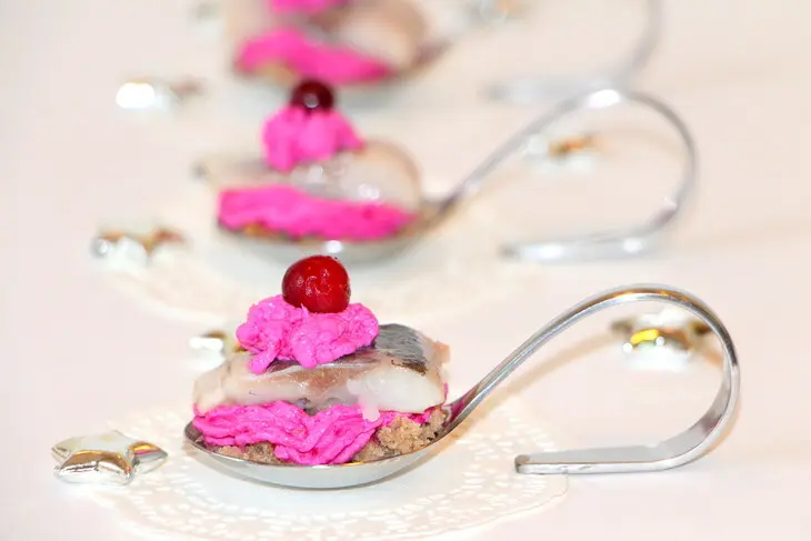 Порционная закуска с сельдью в стиле  amuse bouche: шаг 8