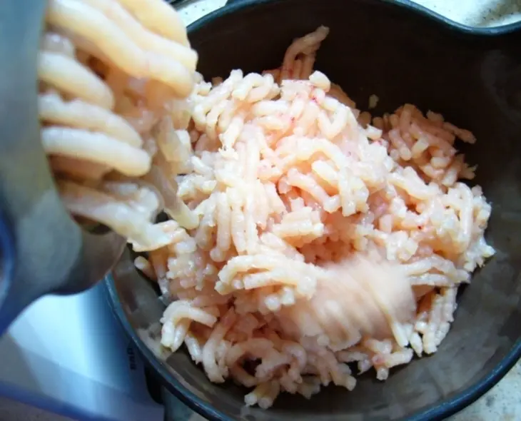 Мясной рулет из двух видов мяса: шаг 1