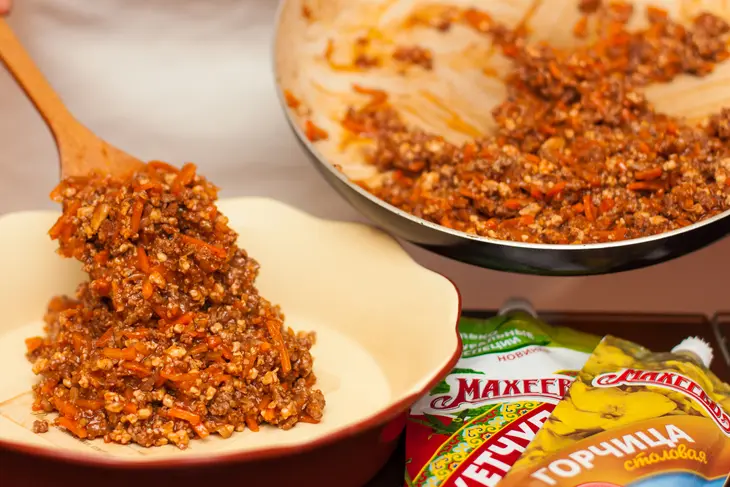 Пастуший пирог. сытная картофельная запеканка с мясом: шаг 5