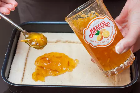 Пирог с яблоками и апельсиновым джемом: шаг 3