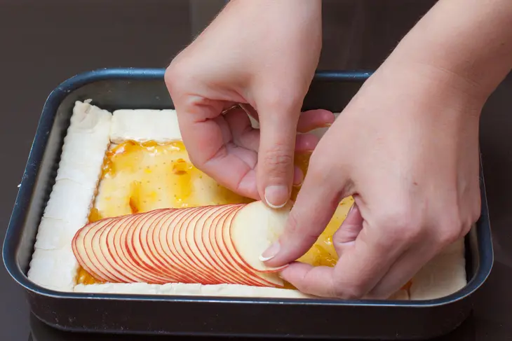 Пирог с яблоками и апельсиновым джемом: шаг 4