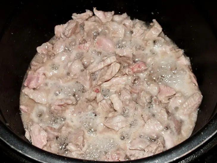 Мясо в соусе из мультискороварки: шаг 2