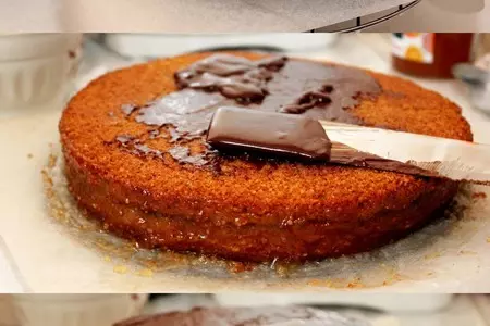 Венский ореховый торт с шоколадной глазурью и апельсиновым джемом: шаг 5