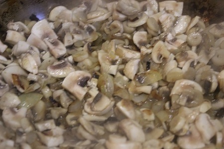 Волованы с курицей и грибами в сливочно-соевом соусе: шаг 1