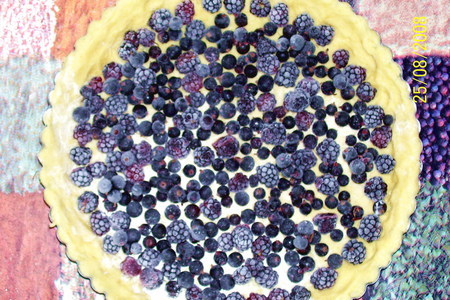 Пирог с садовыми ягодами и безе: шаг 3