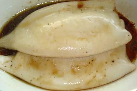 Кальмары фаршированные рыбой горячего копчения: шаг 2