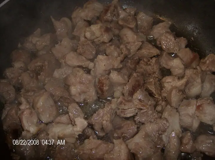 Мясо, тушенное с тыквой,  овощами и грибами: шаг 2