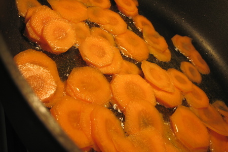 Суп-пюре из тыквы с морковными чипсами и ветчиной.: шаг 2
