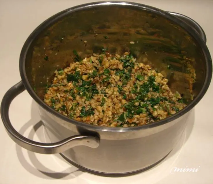 Паста со сливочным соусом с грецкими орехами: шаг 1