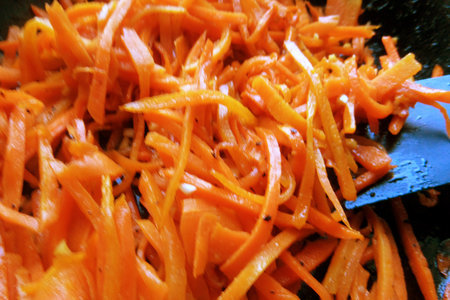 Морковный салат с творожными шариками: шаг 4