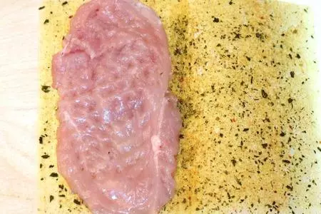 Нежная курочка с кабачком и горошком: шаг 3